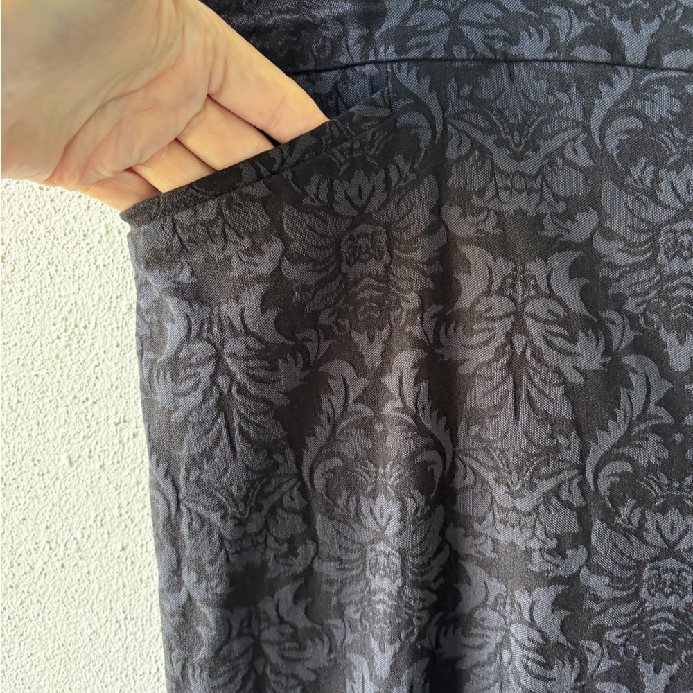 Chico’s Black Texture Floral Pull On Ankle Pant Size 18 Stretch Dressy or Casual - Picture 6 of 13
